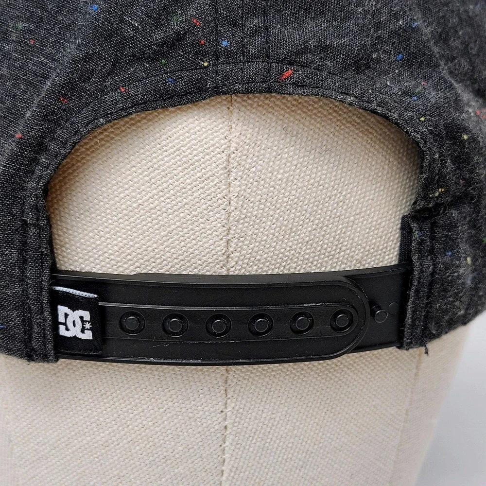 DC Shoes Co Snapback Hat Baseball Cap Gray Black Patch OSFM The Classics Yupoong